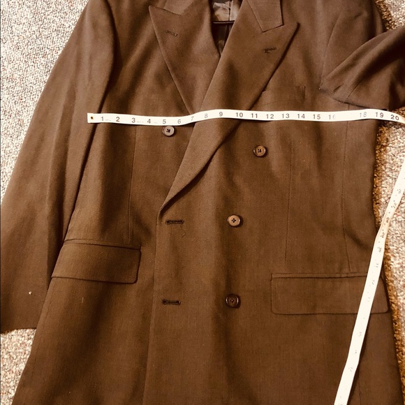 Used suit by Perry’s Ellis size 42
